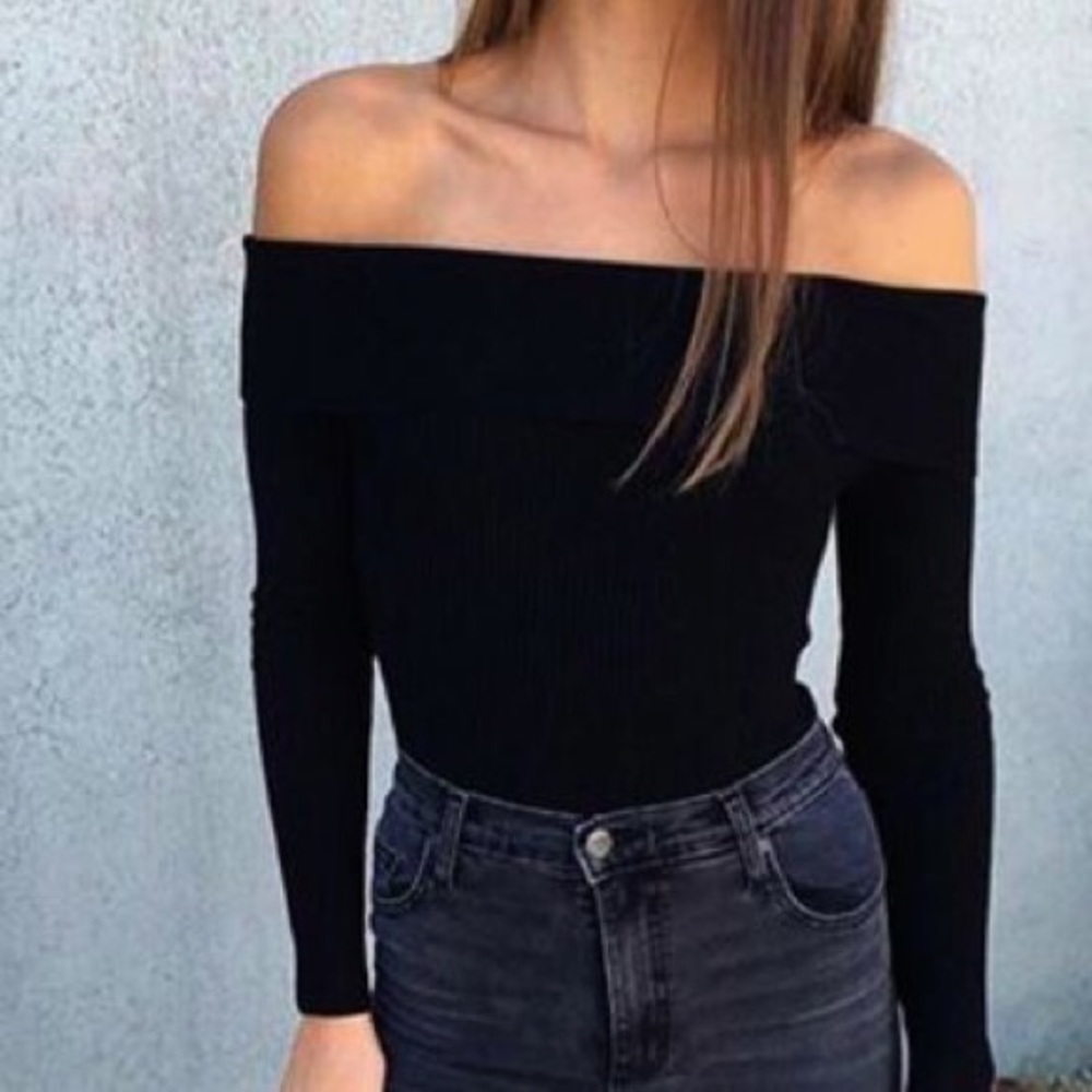 Off the Shoulder Button Sleeve Ribbed Top - Picture 5 of 6